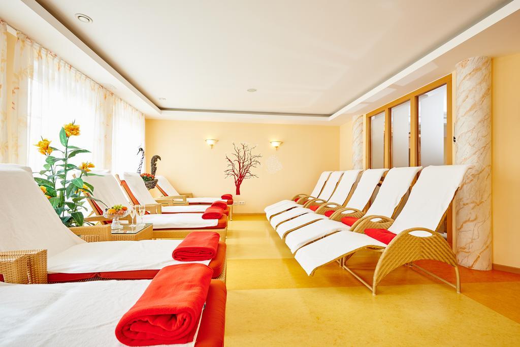 Akzent Hotel Bayerwald-Residenz Нойкирхен Экстерьер фото