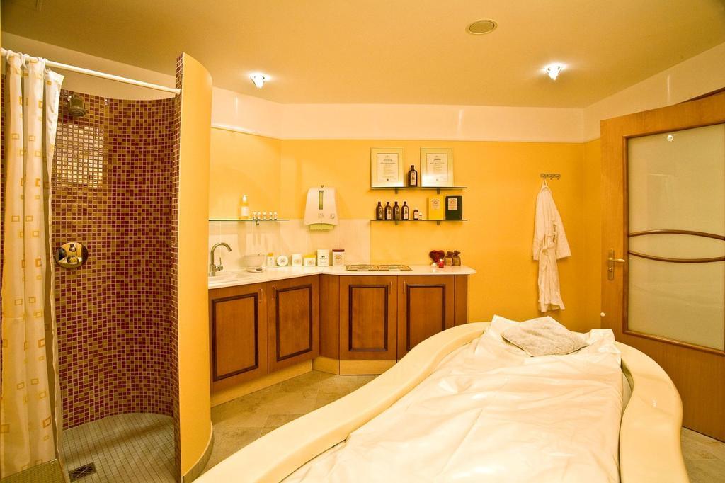 Akzent Hotel Bayerwald-Residenz Нойкирхен Экстерьер фото