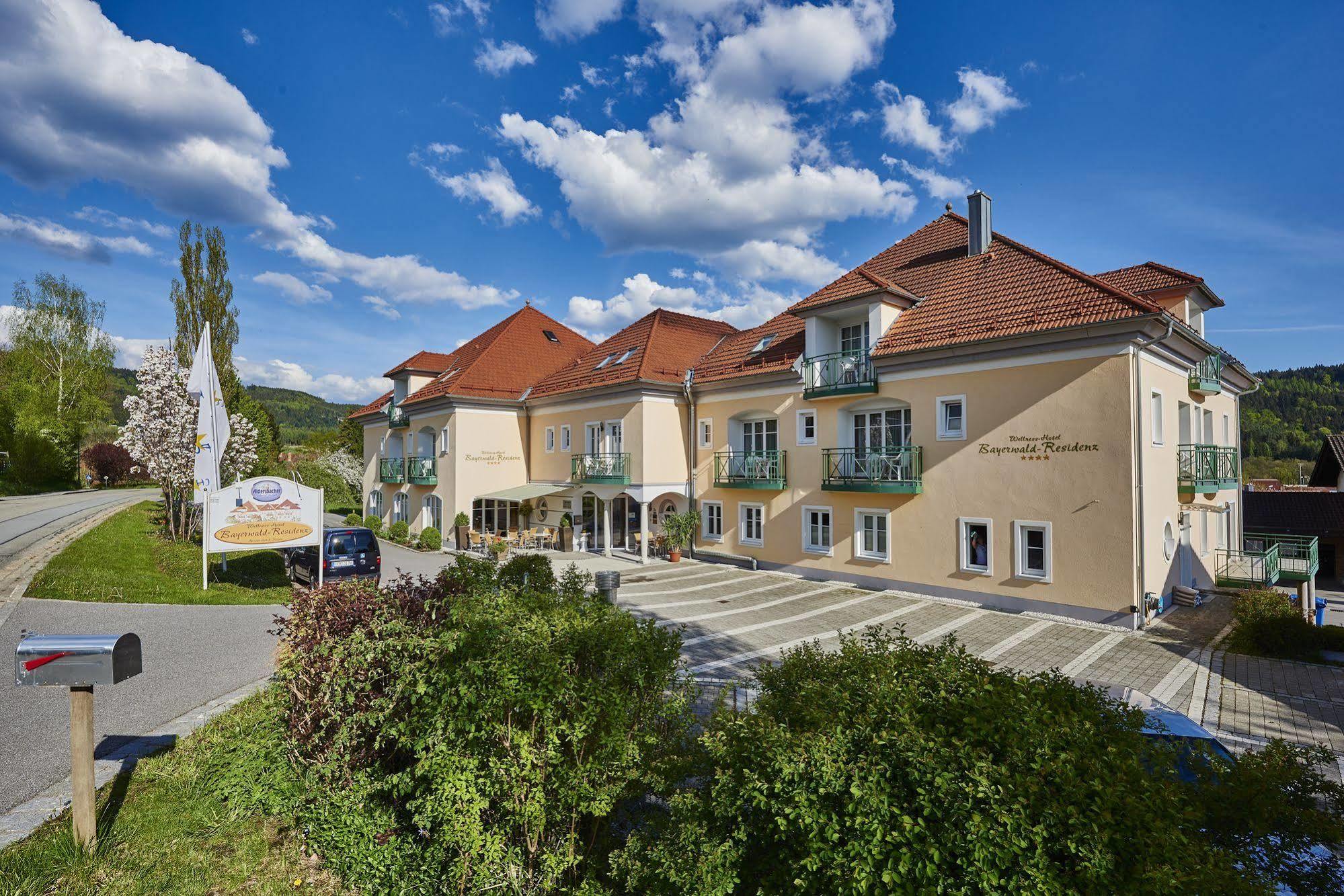 Akzent Hotel Bayerwald-Residenz Нойкирхен Экстерьер фото