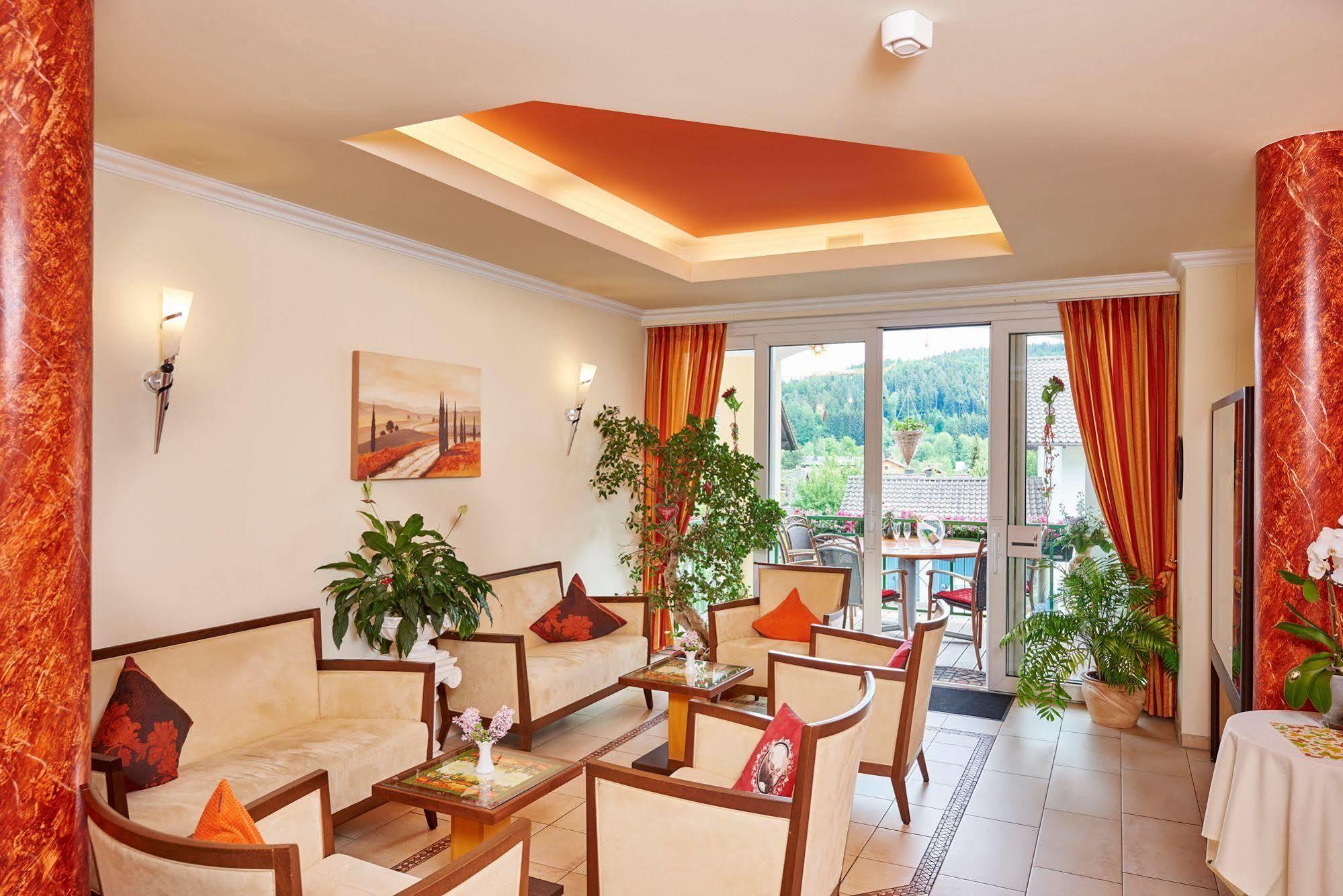 Akzent Hotel Bayerwald-Residenz Нойкирхен Экстерьер фото