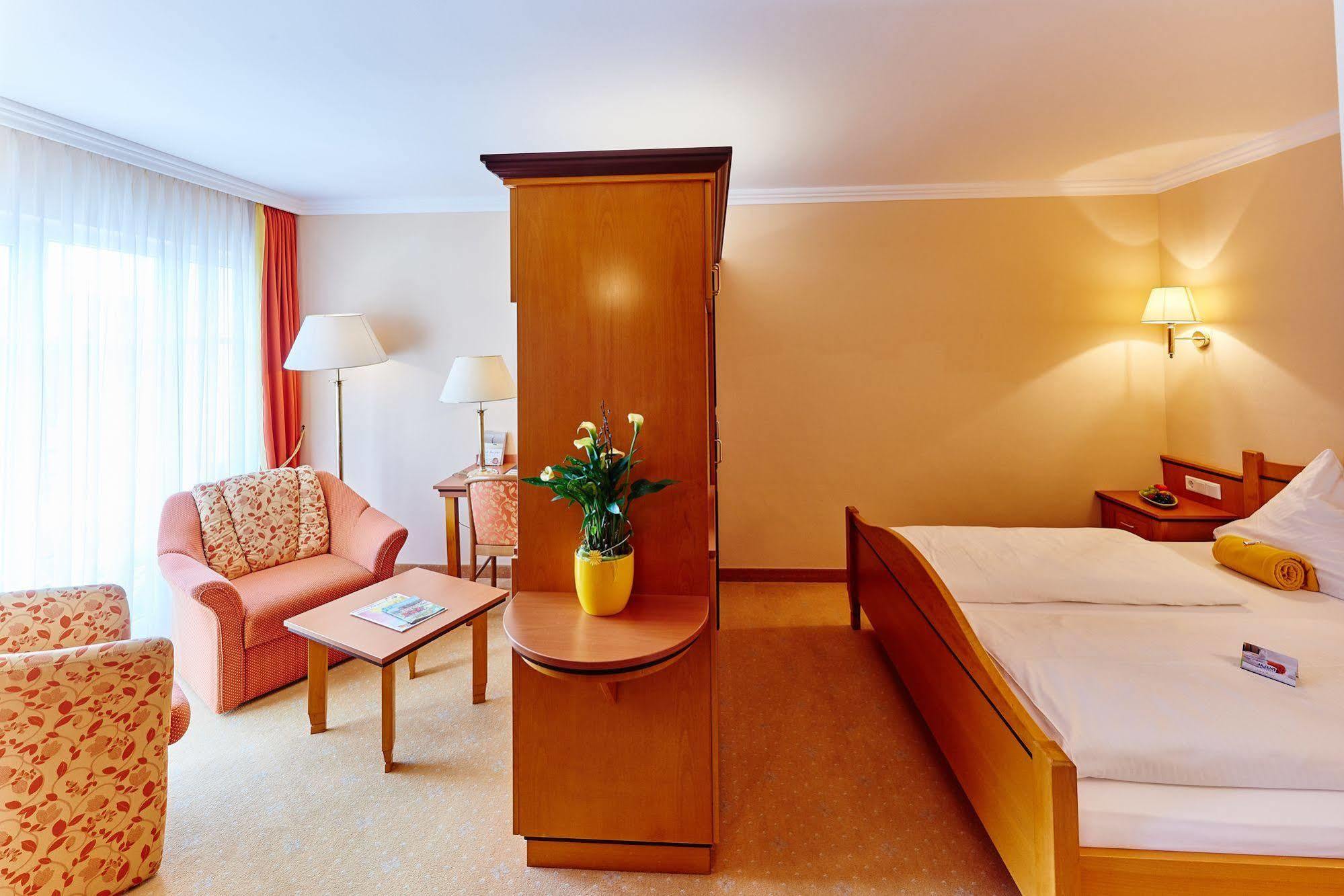 Akzent Hotel Bayerwald-Residenz Нойкирхен Экстерьер фото